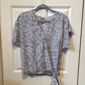 West K Printed Woven S/S Surplice Top in Peri Print M Wantable